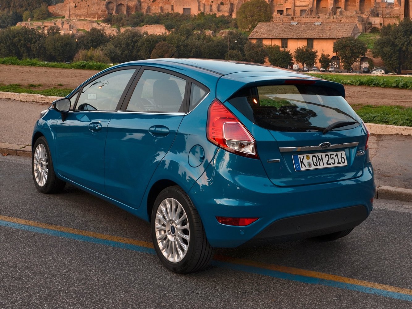 Новый Ford Fiesta › Комплектации и цены 2015, фото...