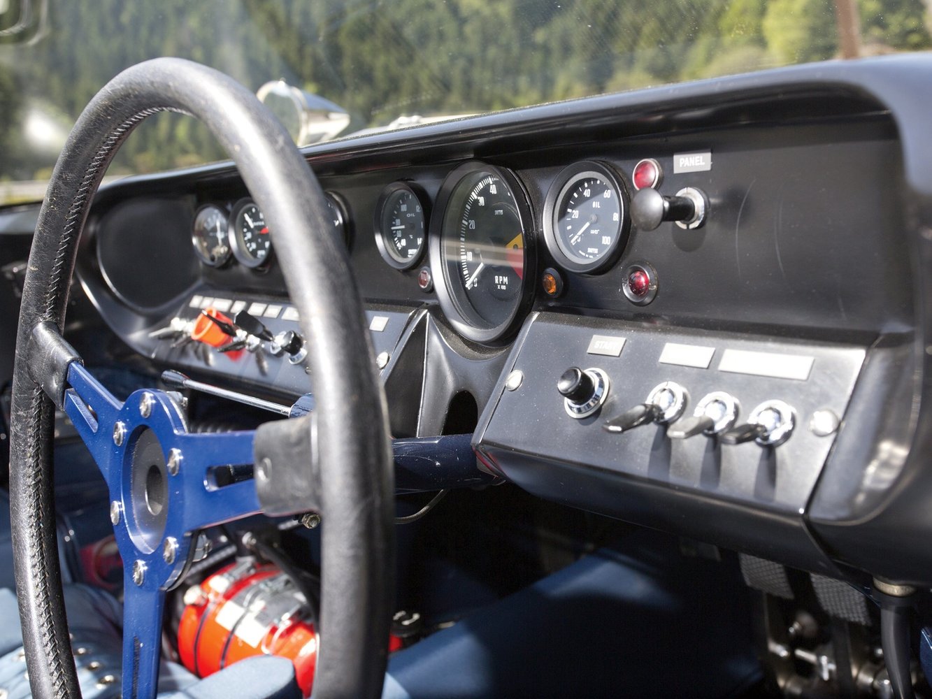 купе Ford GT40 1964 - 1969г выпуска модификация 4.7 MT (335 л.с.)
