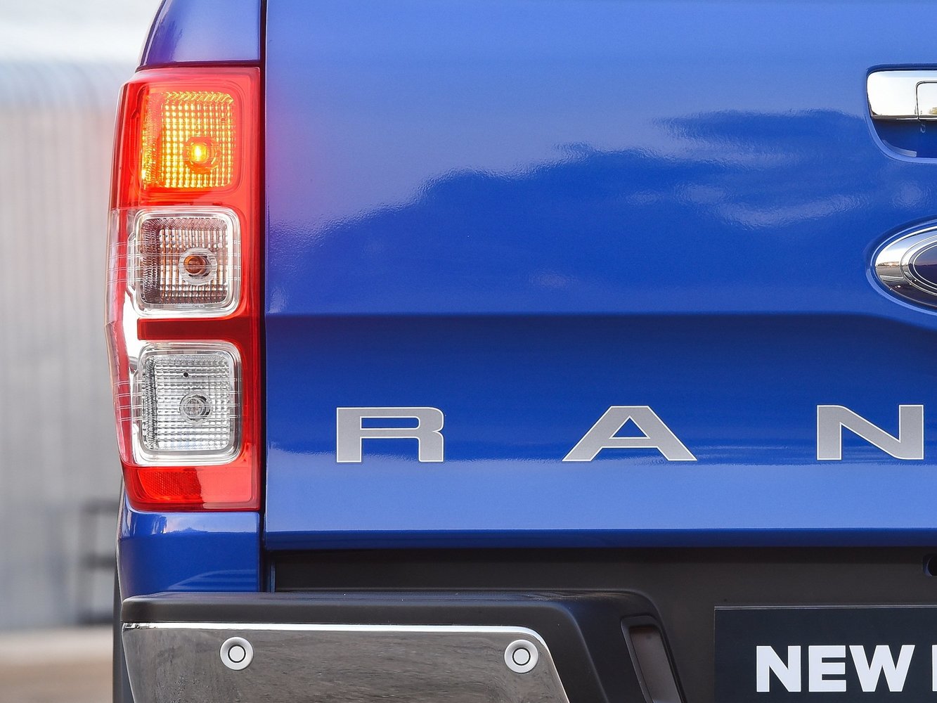 пикап 2 дв. Ford Ranger 2015 - 2016г выпуска модификация 2.2 AT (160 л.с.) 4×4