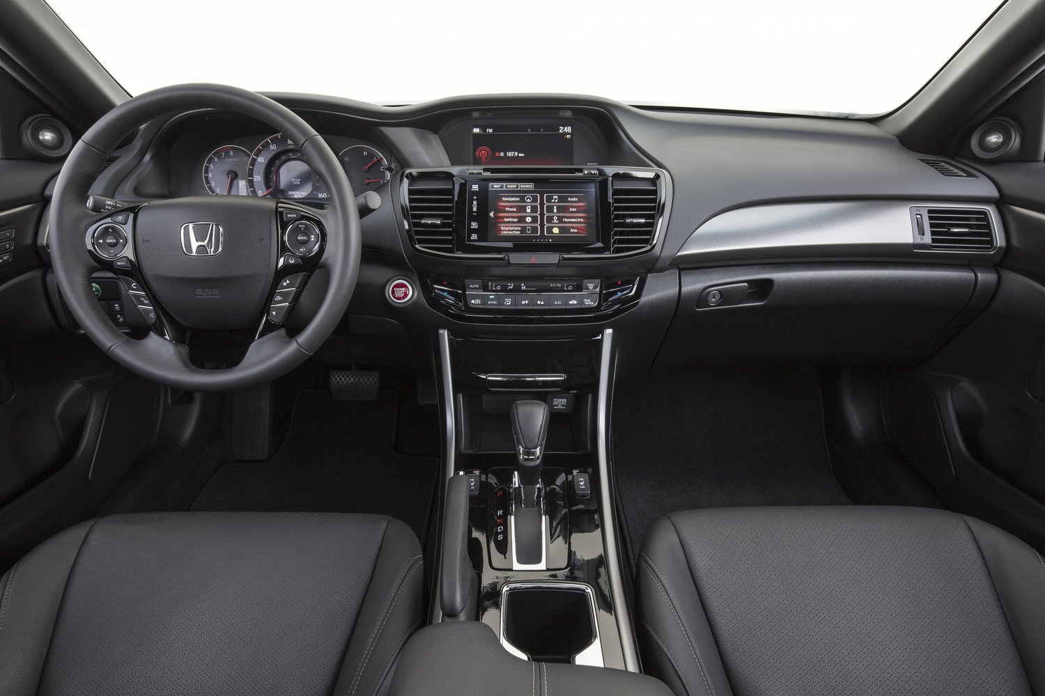 купе Honda Accord 2015 - 2016г выпуска модификация 2.4 CVT (185 л.с.)