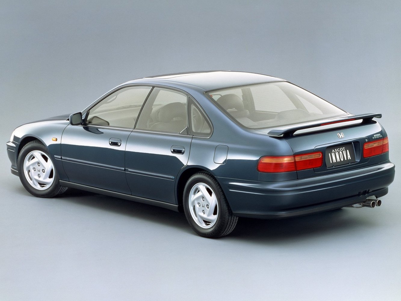 седан Honda Ascot Innova 1992 - 1996г выпуска модификация 2.0 AT (135 л.с.)