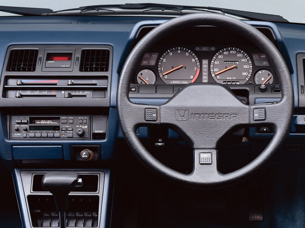 седан Honda Integra 1985 - 1989г выпуска модификация 1.5 AT (86 л.с.)