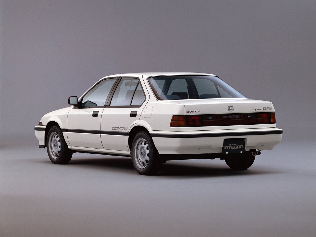 седан Honda Integra 1985 - 1989г выпуска модификация 1.5 AT (86 л.с.)