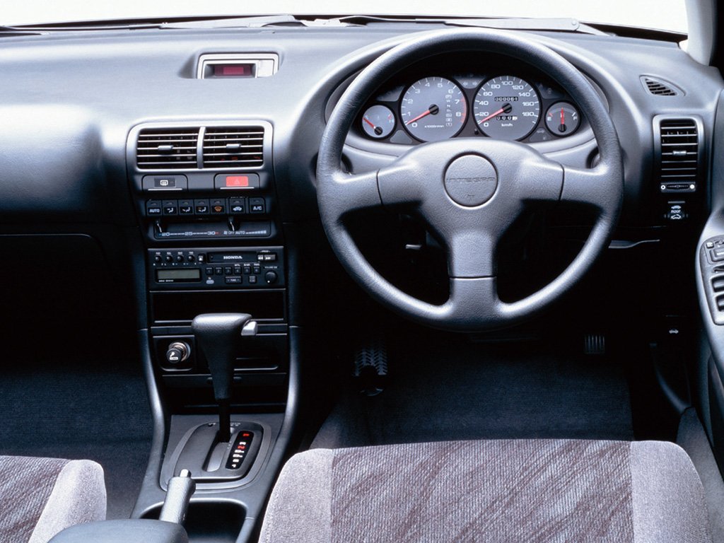 седан Honda Integra 1993 - 1995г выпуска модификация 1.6 AT (105 л.с.)
