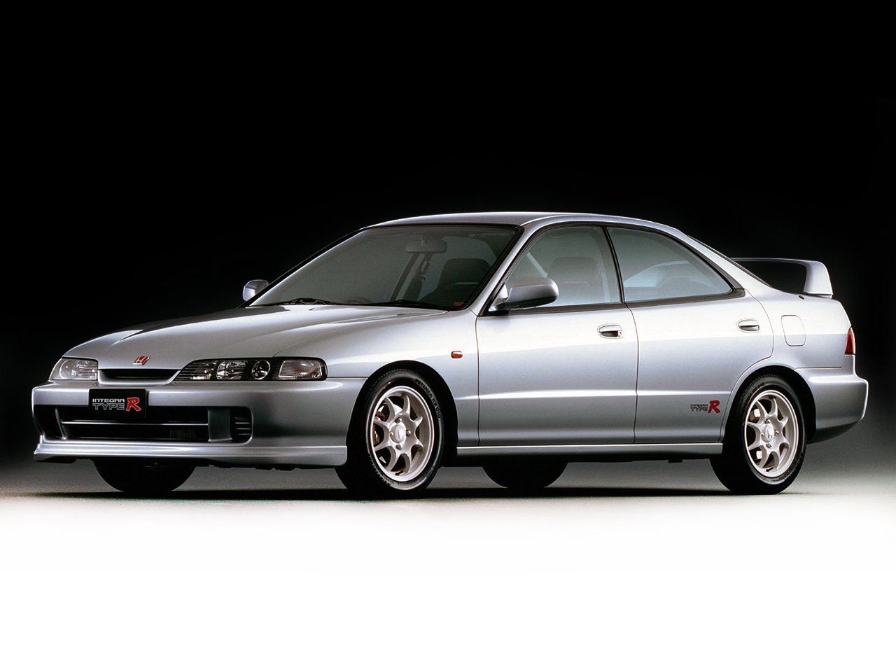 седан Honda Integra 1995 - 2001г выпуска модификация 1.6 AT (120 л.с.)