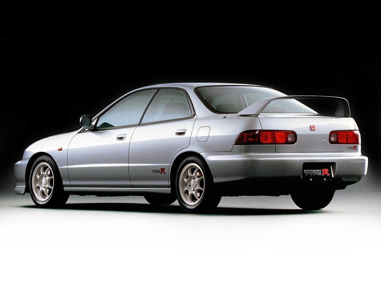 седан Honda Integra 1995 - 2001г выпуска модификация 1.6 AT (120 л.с.)