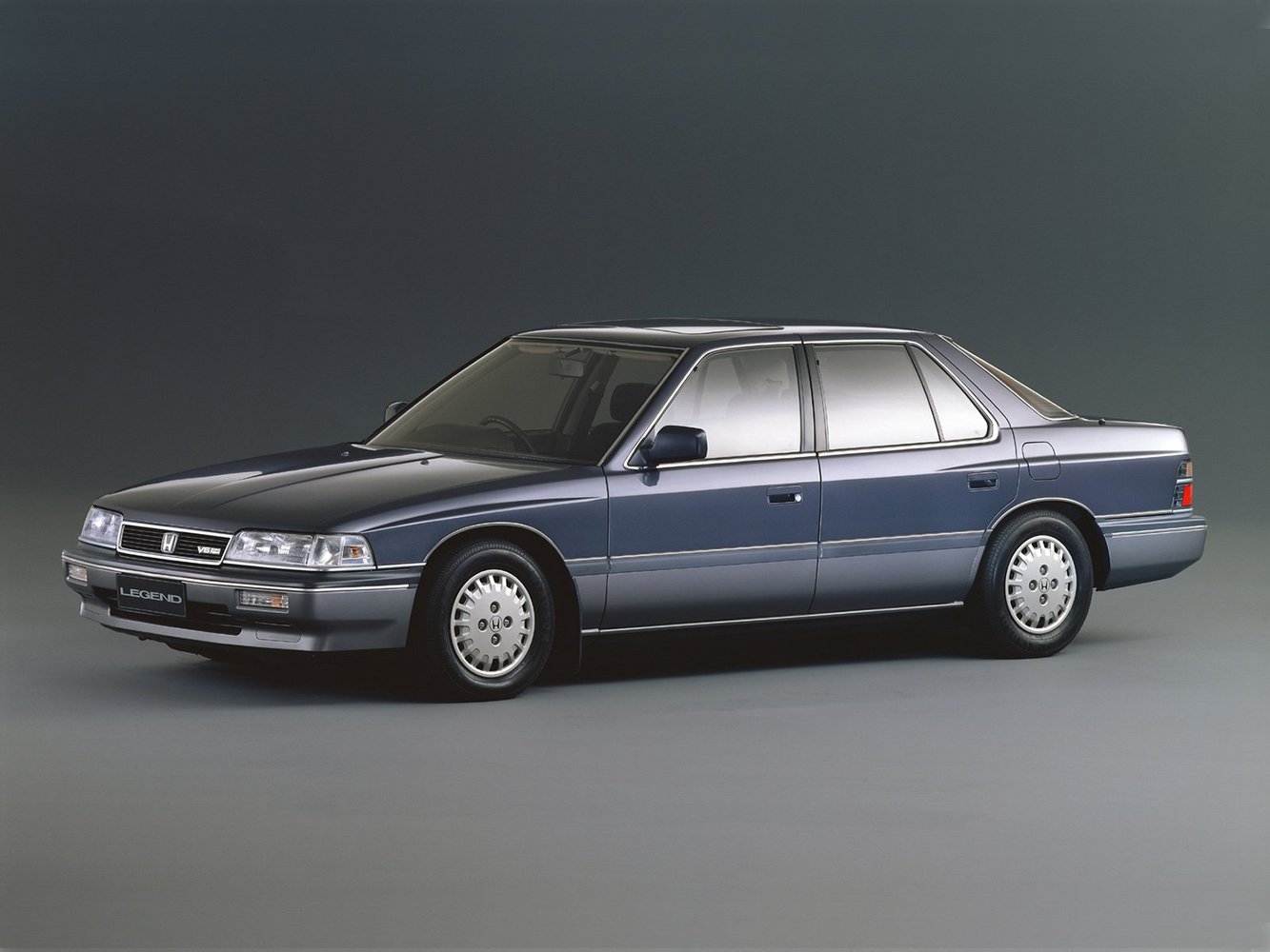 седан Honda Legend 1986 - 1990г выпуска модификация 2.0 AT (145 л.с.)
