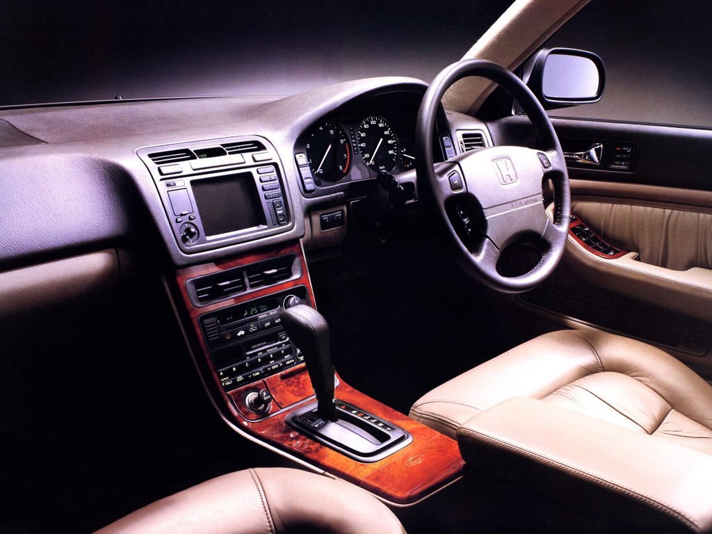 седан Honda Legend 1991 - 1996г выпуска модификация 3.2 AT (205 л.с.)