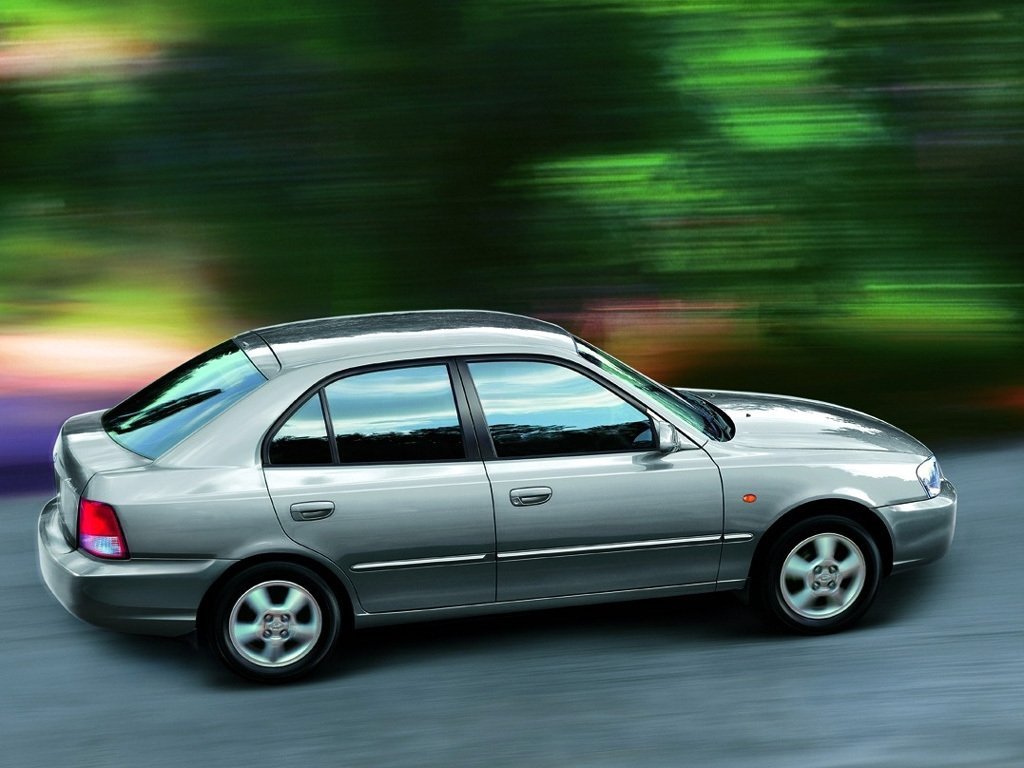 хэтчбек 5 дв. Hyundai Accent 2000 - 2003г выпуска модификация 1.3 AT (75 л.с.)