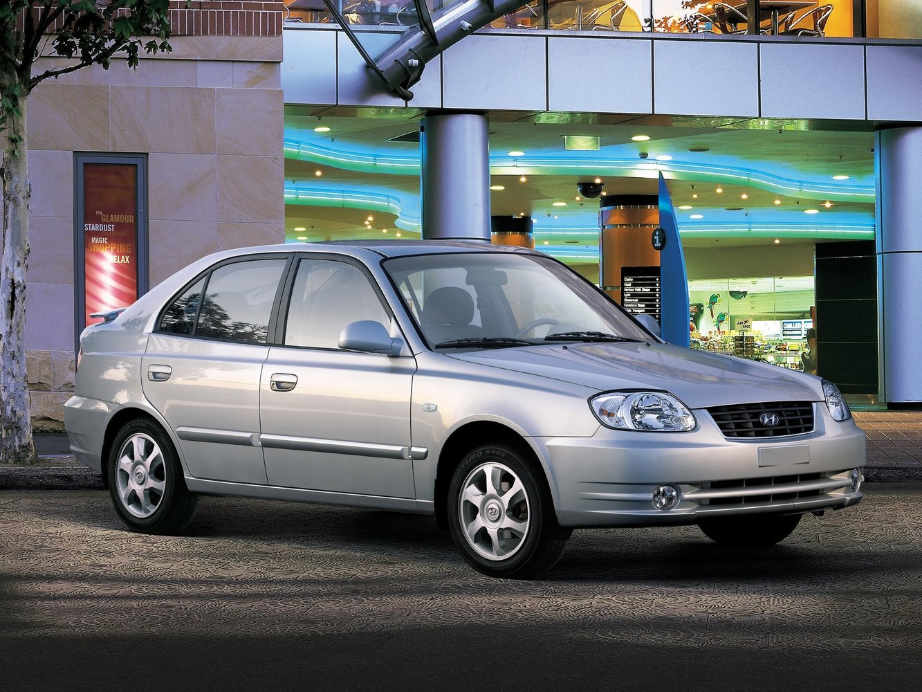 хэтчбек 5 дв. Hyundai Accent 2003 - 2006г выпуска модификация 1.3 AT (75 л.с.)