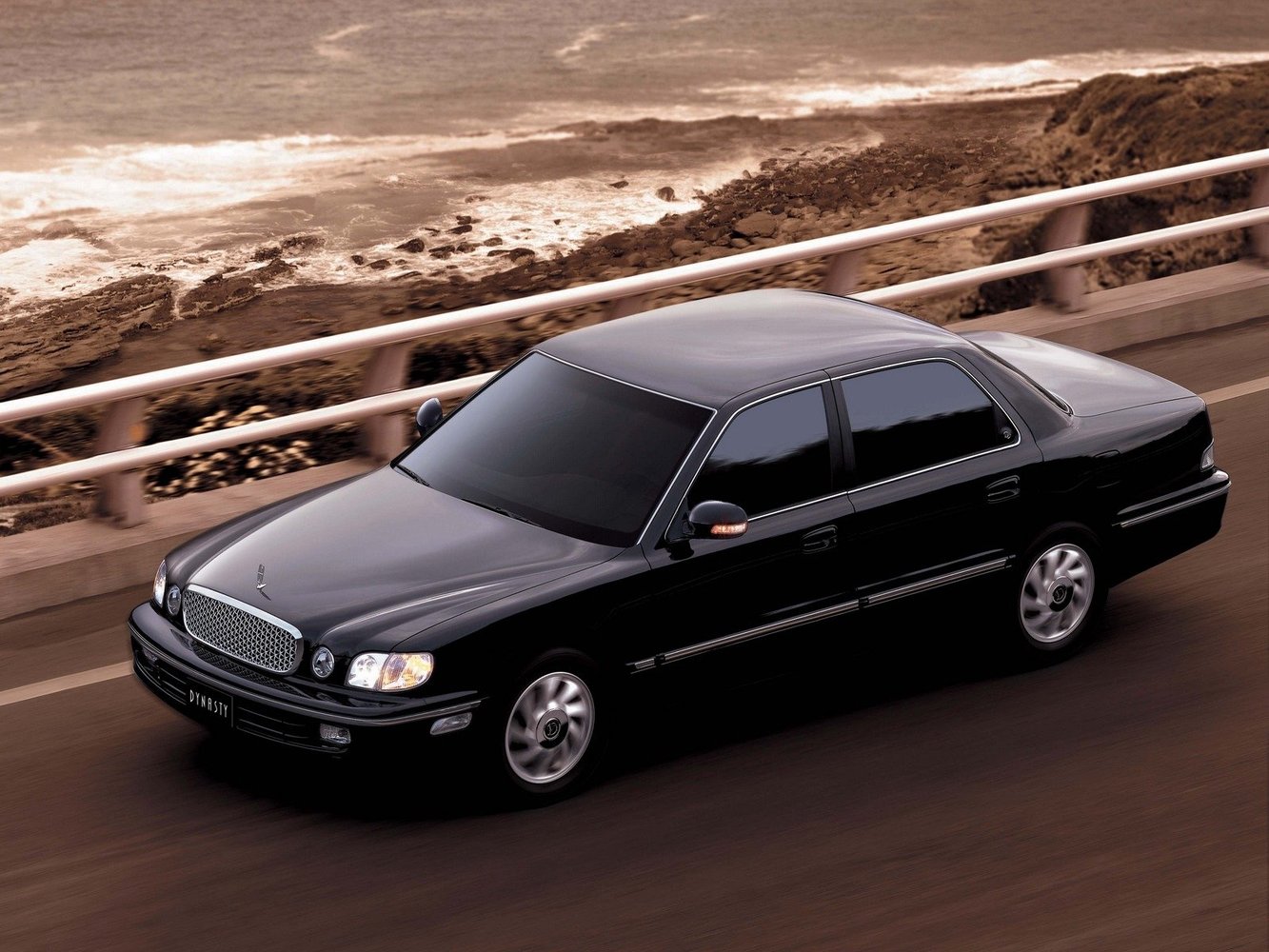седан Hyundai Dynasty 1996 - 2005г выпуска модификация 2.5 AT (173 л.с.)