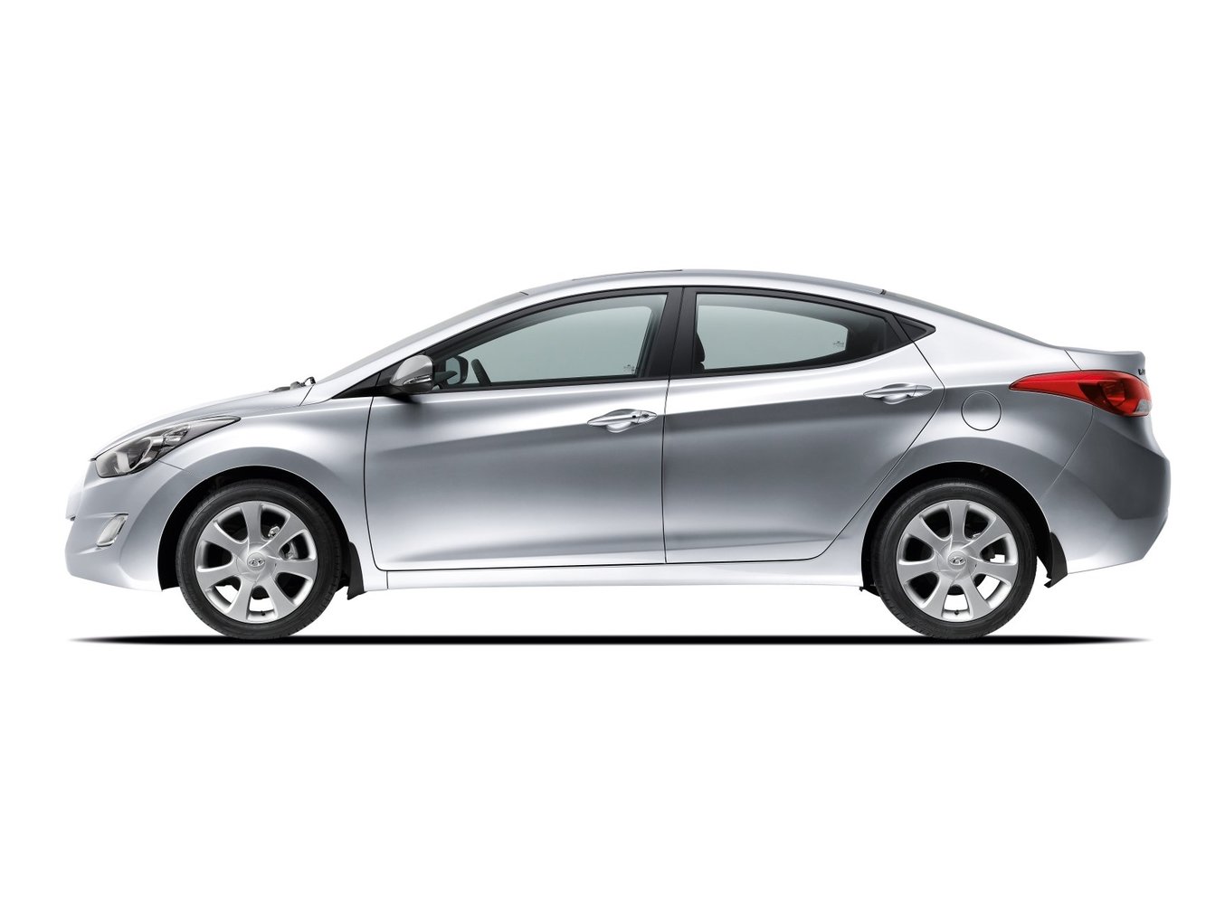 седан Hyundai Elantra 2011 - 2014г выпуска модификация Base 1.6 MT (132 л.с.)