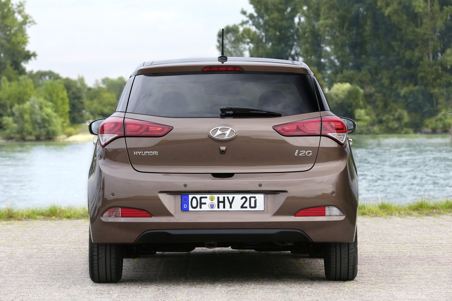 хэтчбек 5 дв. Hyundai i20 2014 - 2016г выпуска модификация 1.1 MT (75 л.с.)