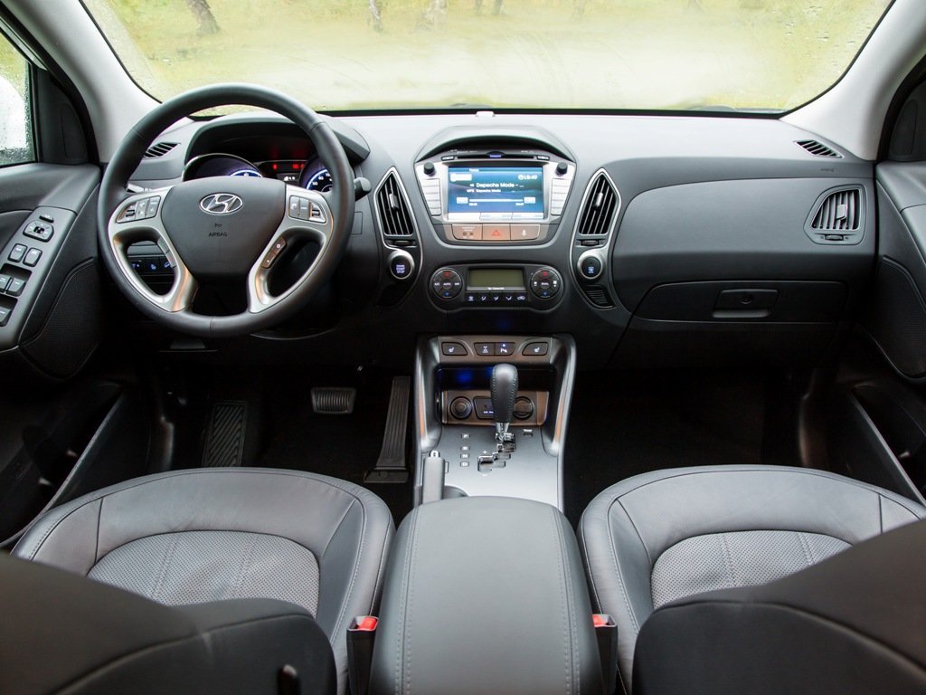 кроссовер Hyundai ix35 2013 - 2015г выпуска модификация Comfort 2.0 AT (136 л.с.) 4×4