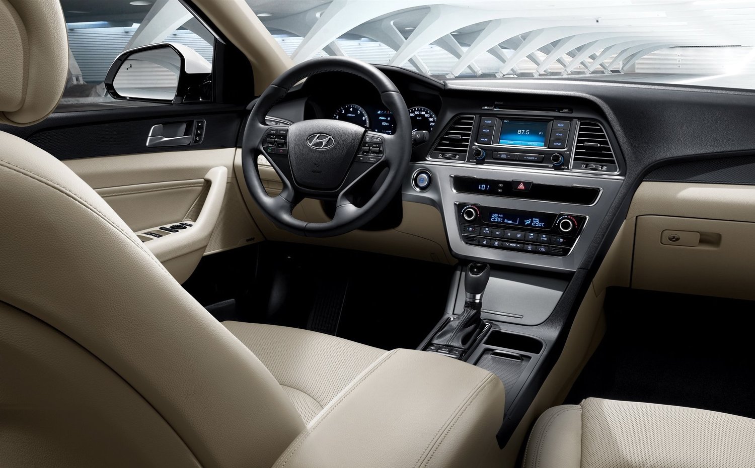 Новая хендай соната цена и комплектация. Sonata Hyundai комплектации 2014. Hyundai Sonata 2016 Interior. Hyundai Sonata 2014 Interior. Hyundai Sonata 2016 салон.