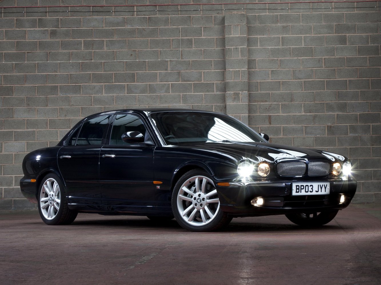 Jaguar XJR 2003 - 2007