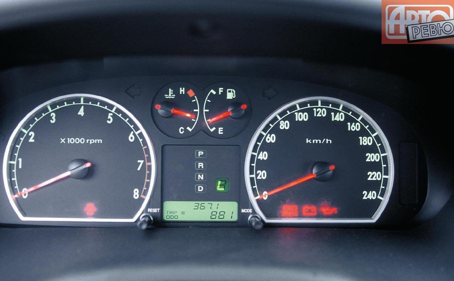 седан Kia Magentis 2000 - 2003г выпуска модификация 2.0 AT (136 л.с.)
