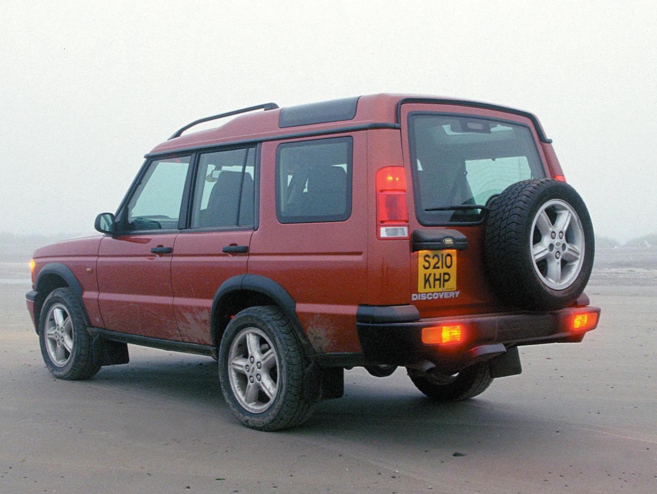 Ленд ровер дискавери 2.5 дизель. Ленд Ровер Дискавери 1998. Land Rover Discovery 2 1998-2004. Land Rover Discovery 2. Ленд Ровер Дискавери 2 1998.