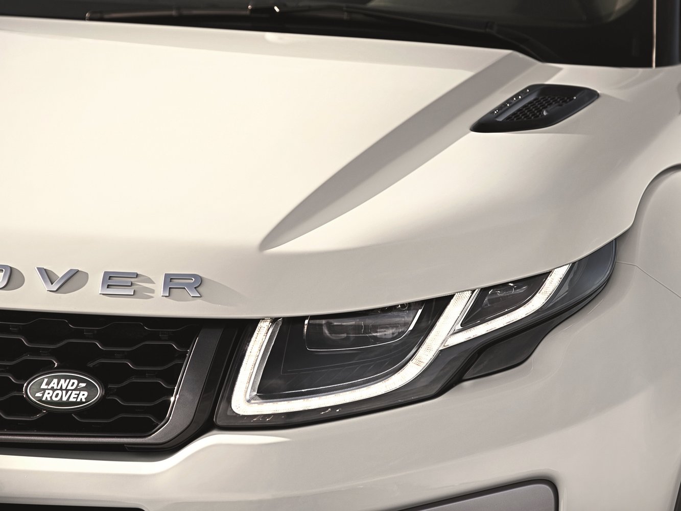 кроссовер 3 дв. Land Rover Range Rover Evoque 2015 - 2016г выпуска модификация 2.0 AT (150 л.с.) 4×4