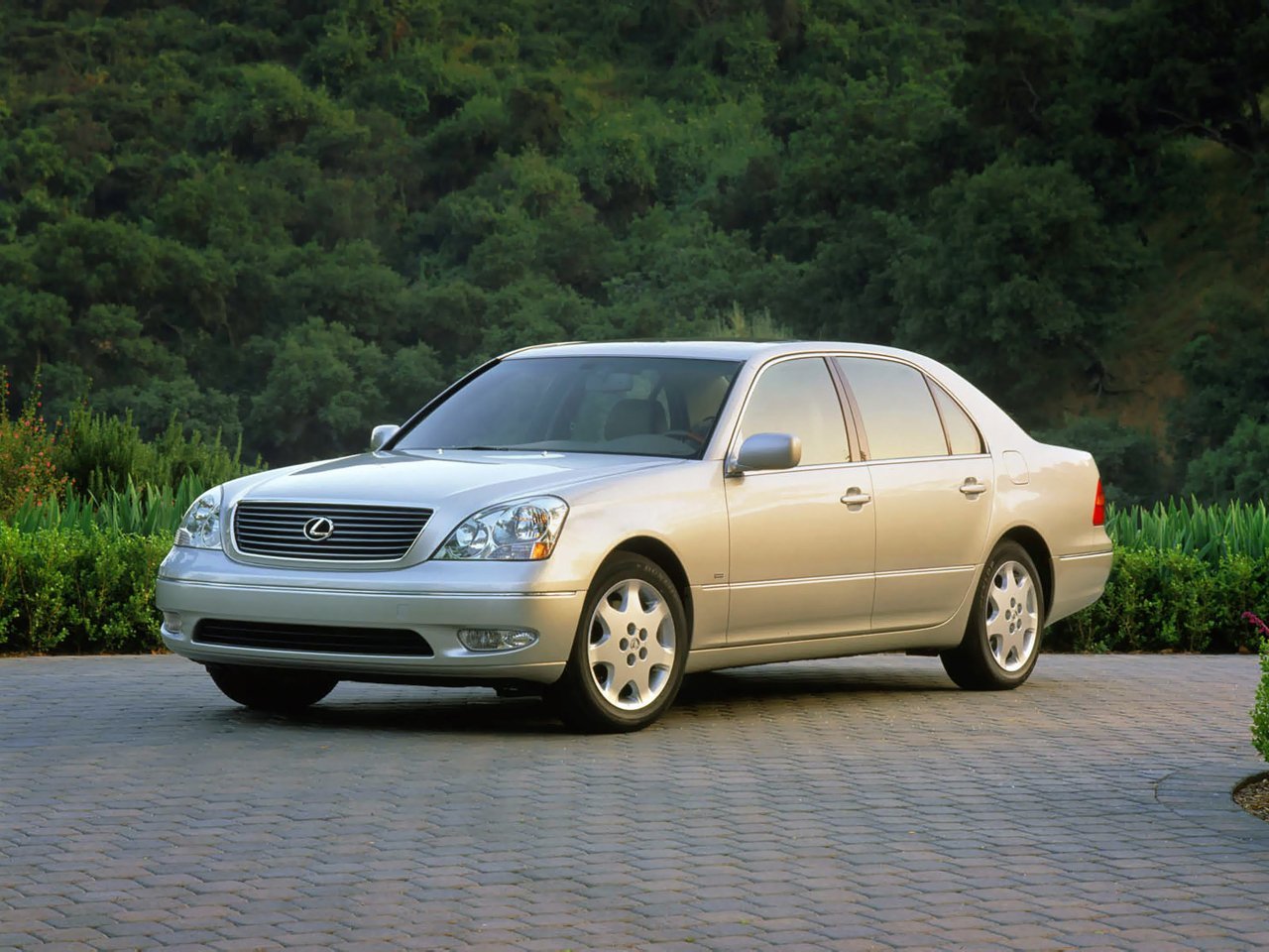 Lexus LS 2000 - 2003