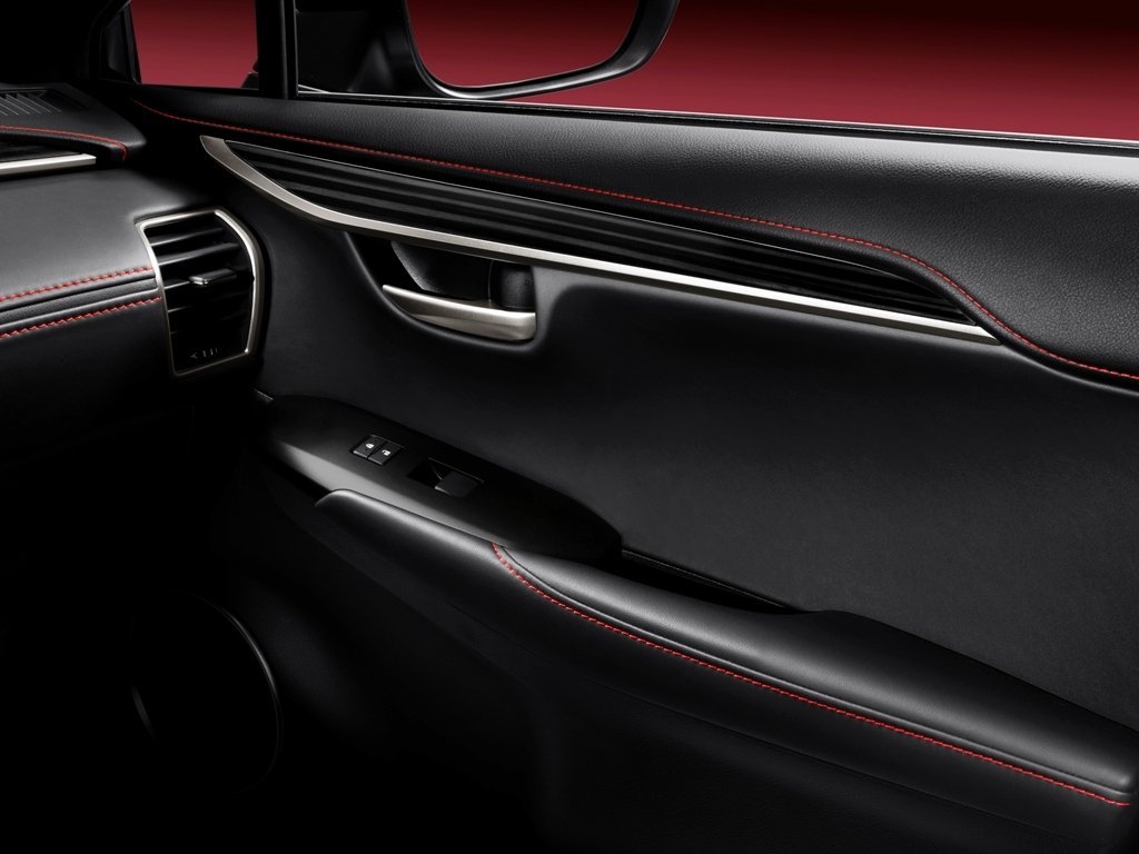 кроссовер Lexus NX 2014 - 2016г выпуска модификация Exclusive 2.0 AT (238 л.с.) 4×4