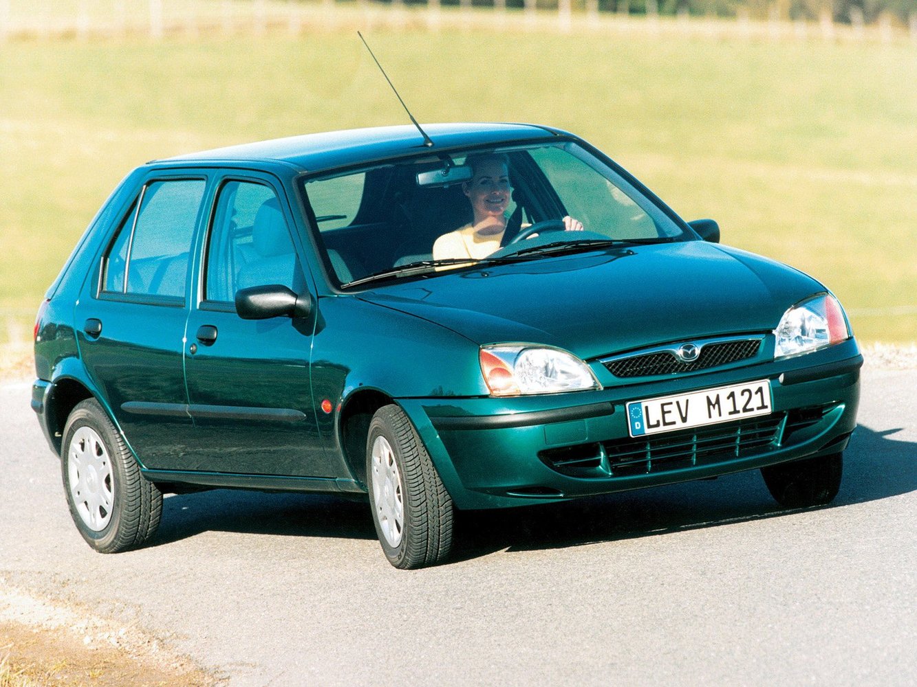 Mazda 121 1996 - 2002