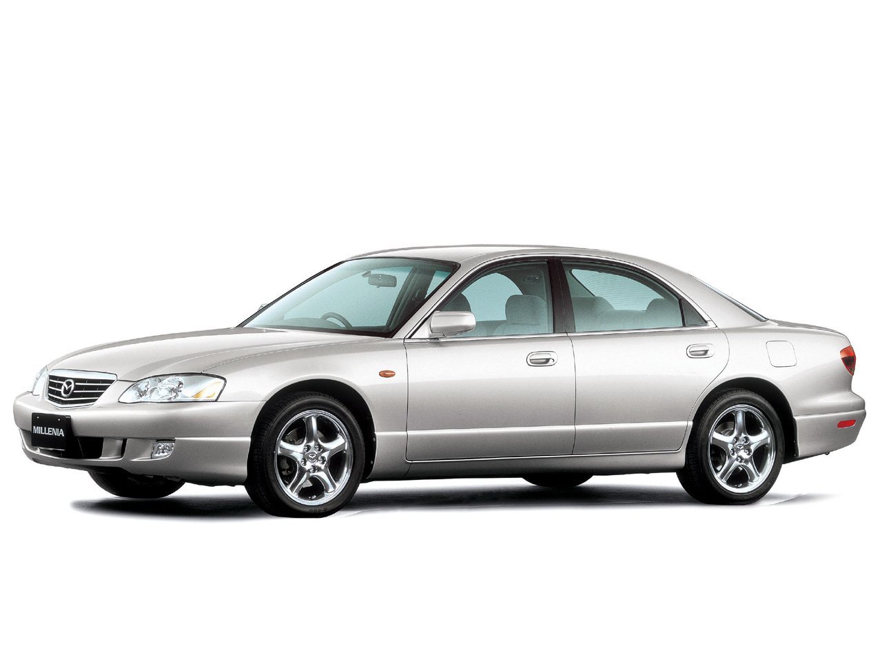 седан Mazda Millenia 2000 - 2002г выпуска модификация 2.0 MT (160 л.с.)