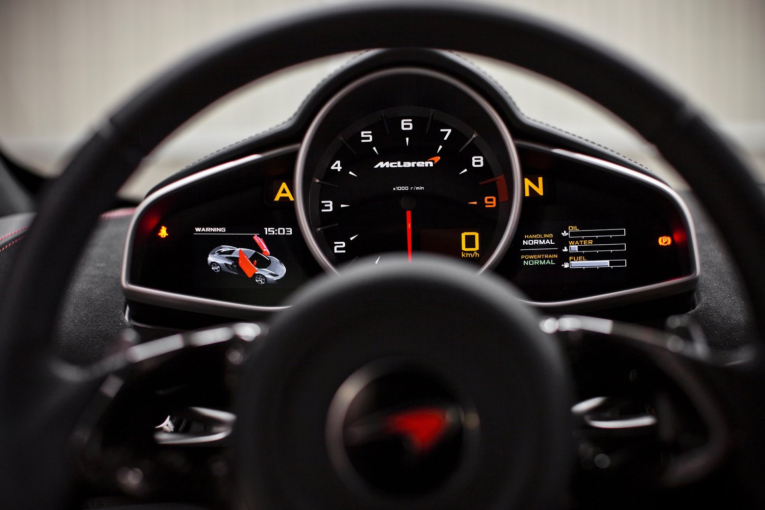 купе McLaren MP4-12C 2011 - 2014г выпуска модификация 3.8 AMT (625 л.с.)