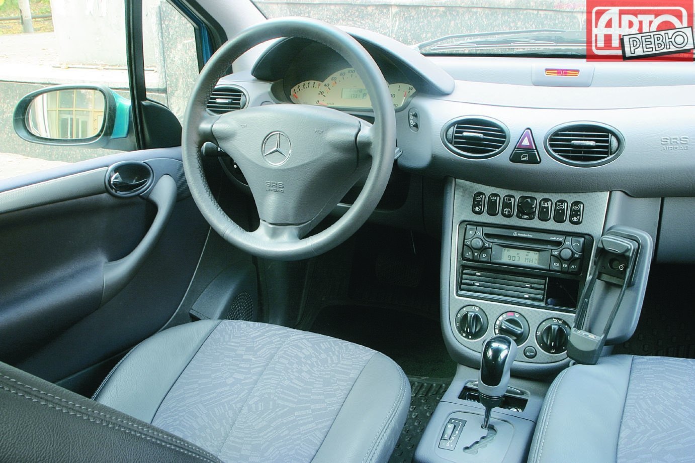 хэтчбек 5 дв. Mercedes-Benz A-klasse 2001 - 2004г выпуска модификация 1.4 AT (82 л.с.)