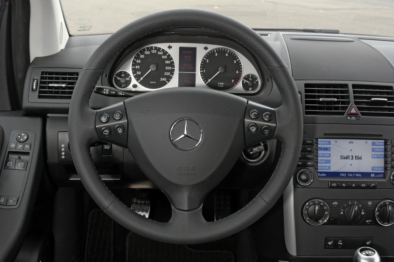 хэтчбек 3 дв. Mercedes-Benz A-klasse 2008 - 2012г выпуска модификация 1.5 CVT (95 л.с.)