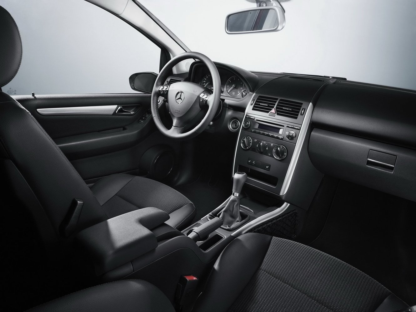 хэтчбек 5 дв. Mercedes-Benz A-klasse 2008 - 2012г выпуска модификация 1.5 CVT (95 л.с.)