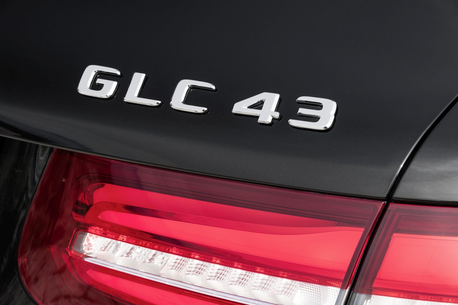 кроссовер Mercedes-Benz AMG GLC 2016г выпуска модификация 3.0 AT (367 л.с.) 4×4