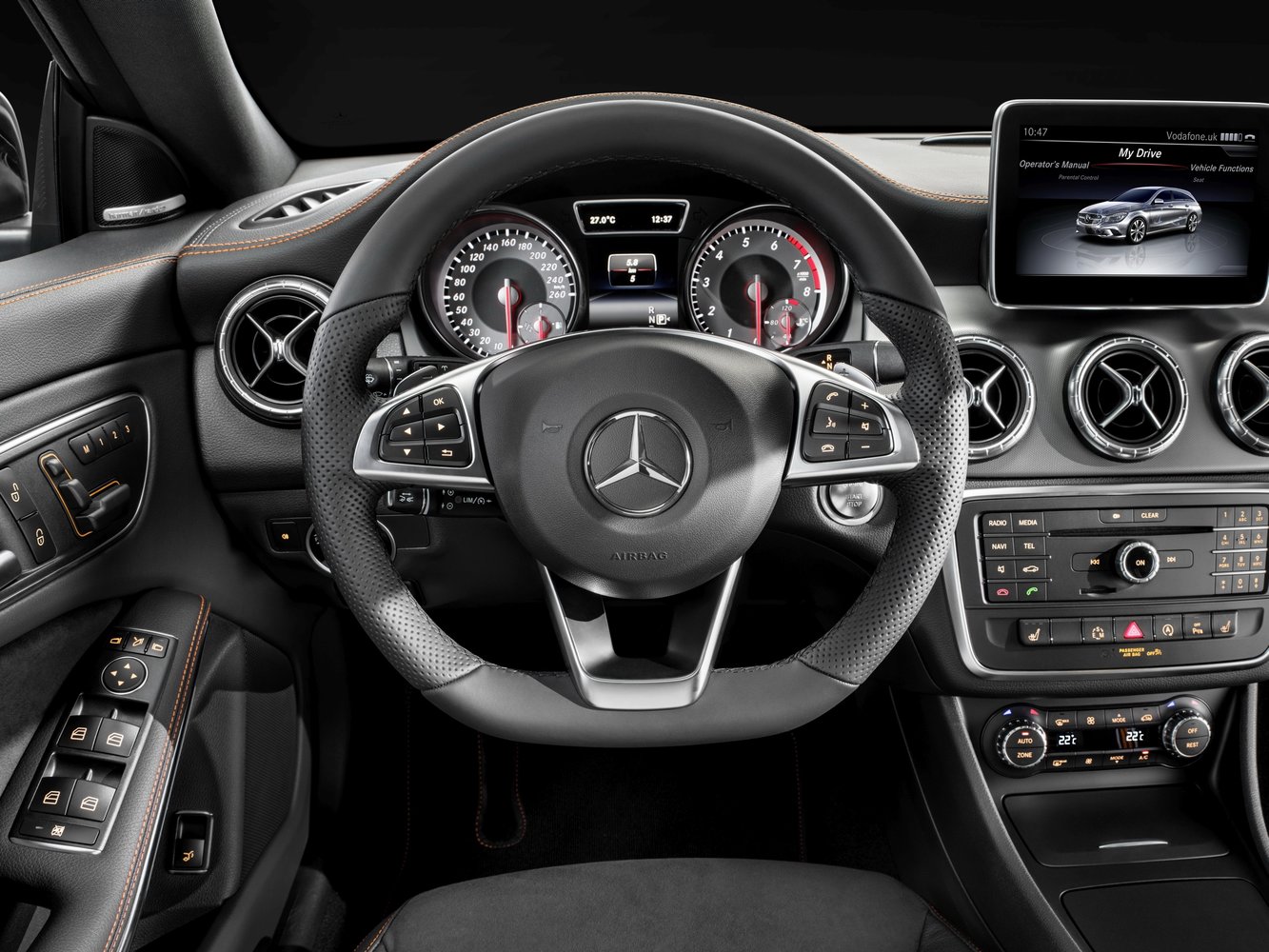 универсал Shooting Brake Mercedes-Benz CLA-klasse 2013 - 2016г выпуска модификация 1.5 AMT (109 л.с.)