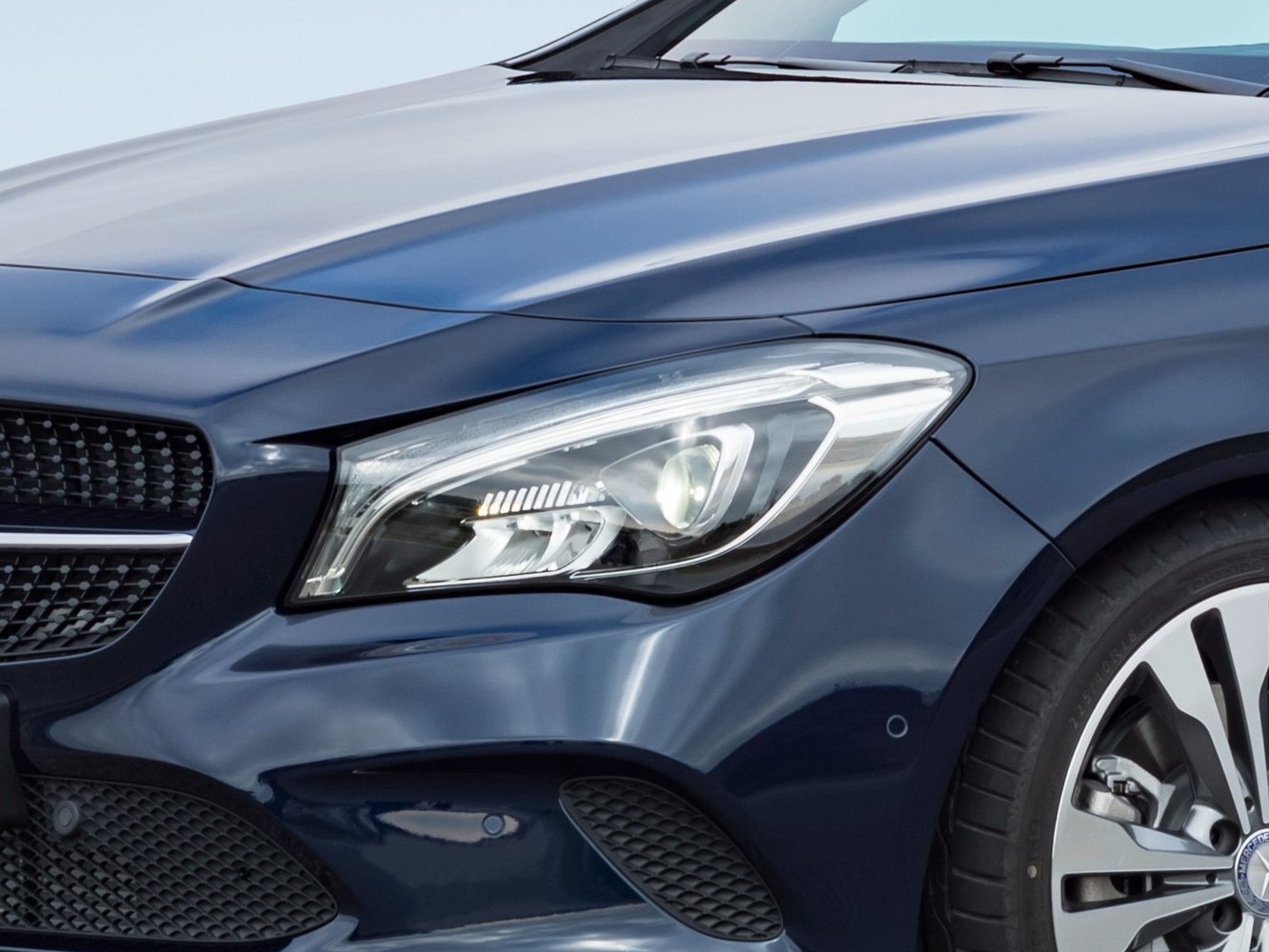 универсал Shooting Brake Mercedes-Benz CLA-klasse 2016г выпуска модификация 1.5 MT (109 л.с.)