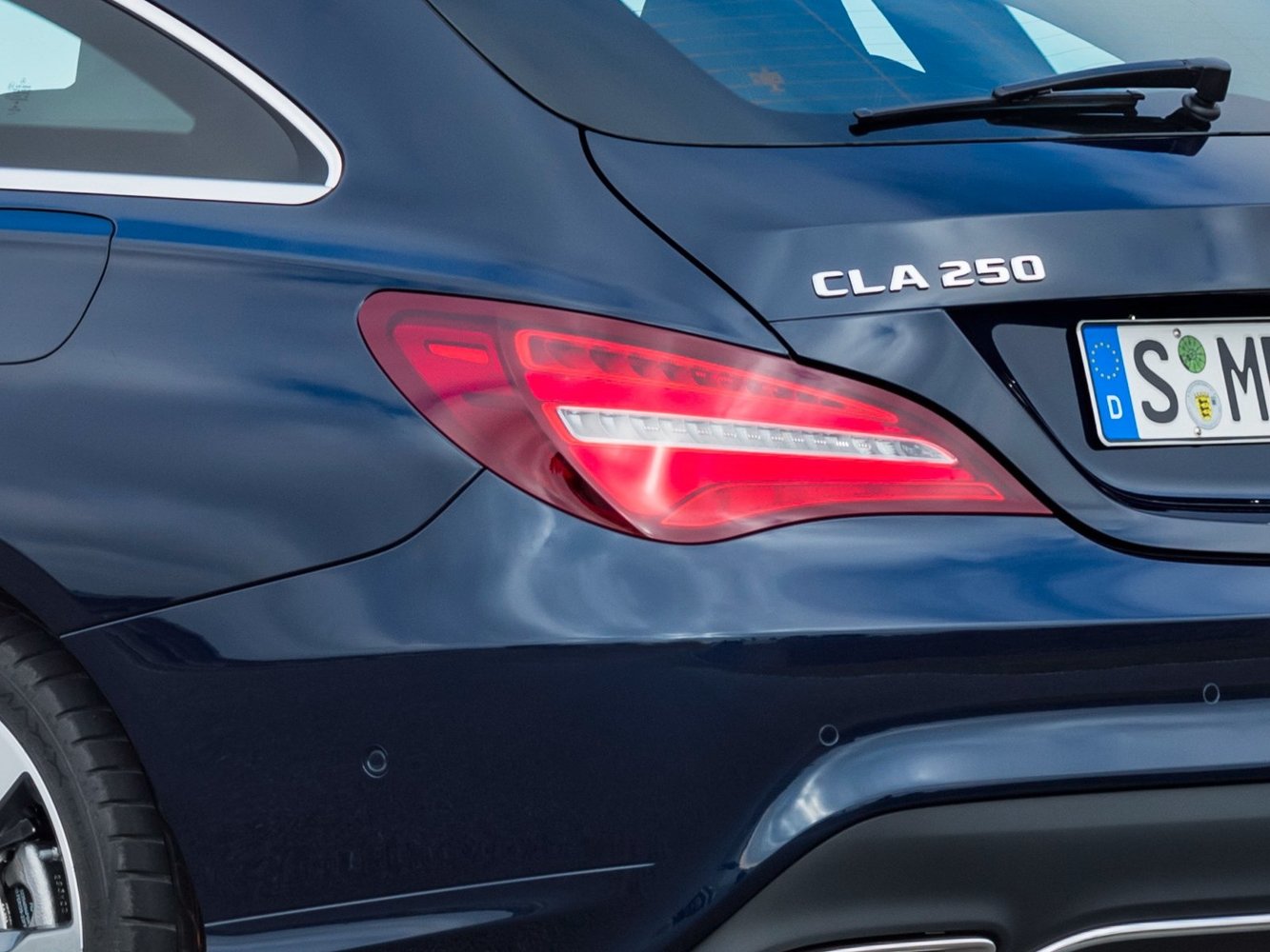 универсал Shooting Brake Mercedes-Benz CLA-klasse 2016г выпуска модификация 1.5 MT (109 л.с.)