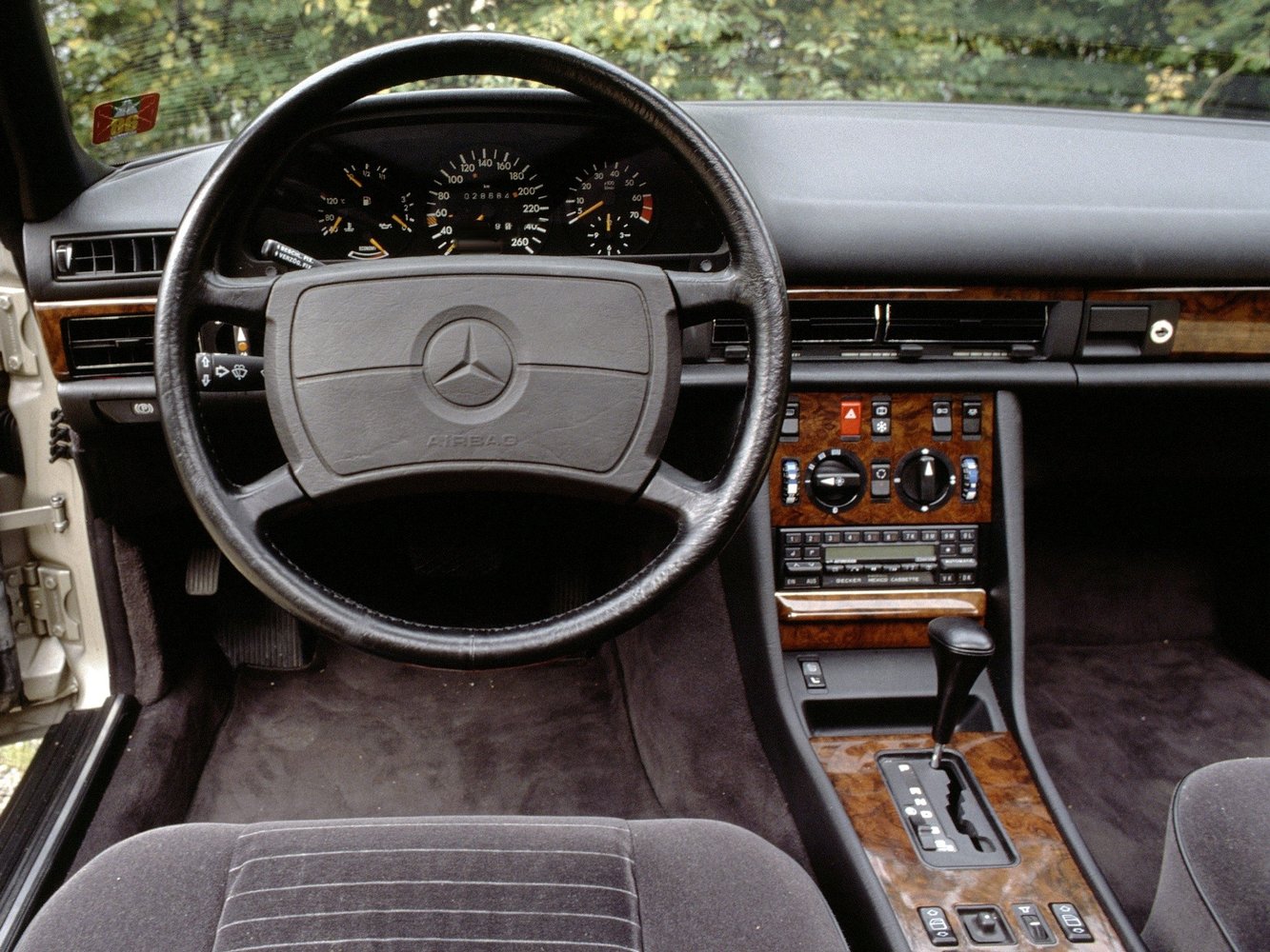 купе Mercedes-Benz S-klasse 1979 - 1985г выпуска модификация 3.8 AT (204 л.с.)