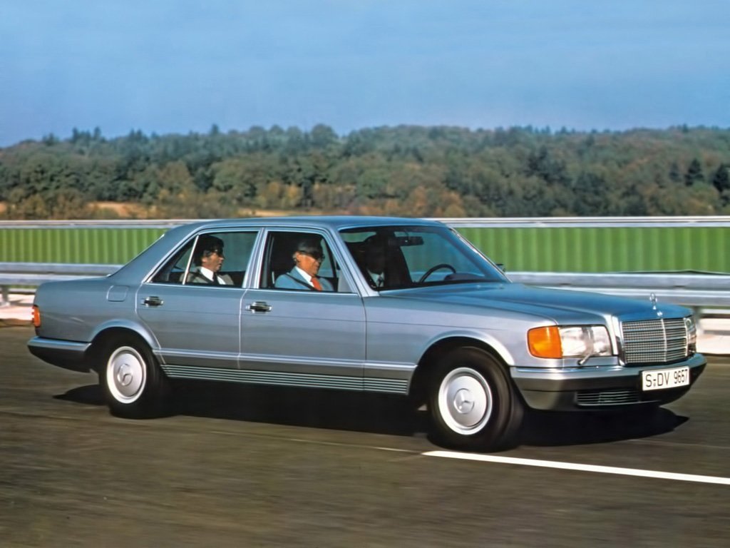 седан Mercedes-Benz S-klasse 1979 - 1985г выпуска модификация 2.7 AT (156 л.с.)
