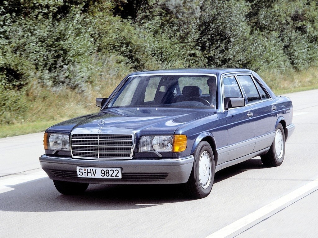 седан Mercedes-Benz S-klasse 1985 - 1991г выпуска модификация 2.6 AT (160 л.с.)