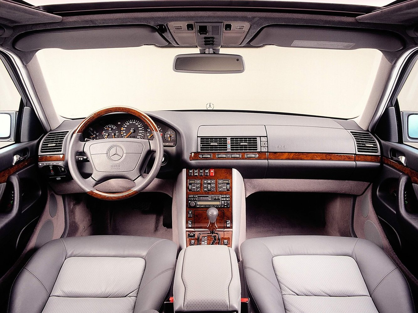 седан Mercedes-Benz S-klasse 1991 - 1995г выпуска модификация 2.8 AT (193 л.с.)