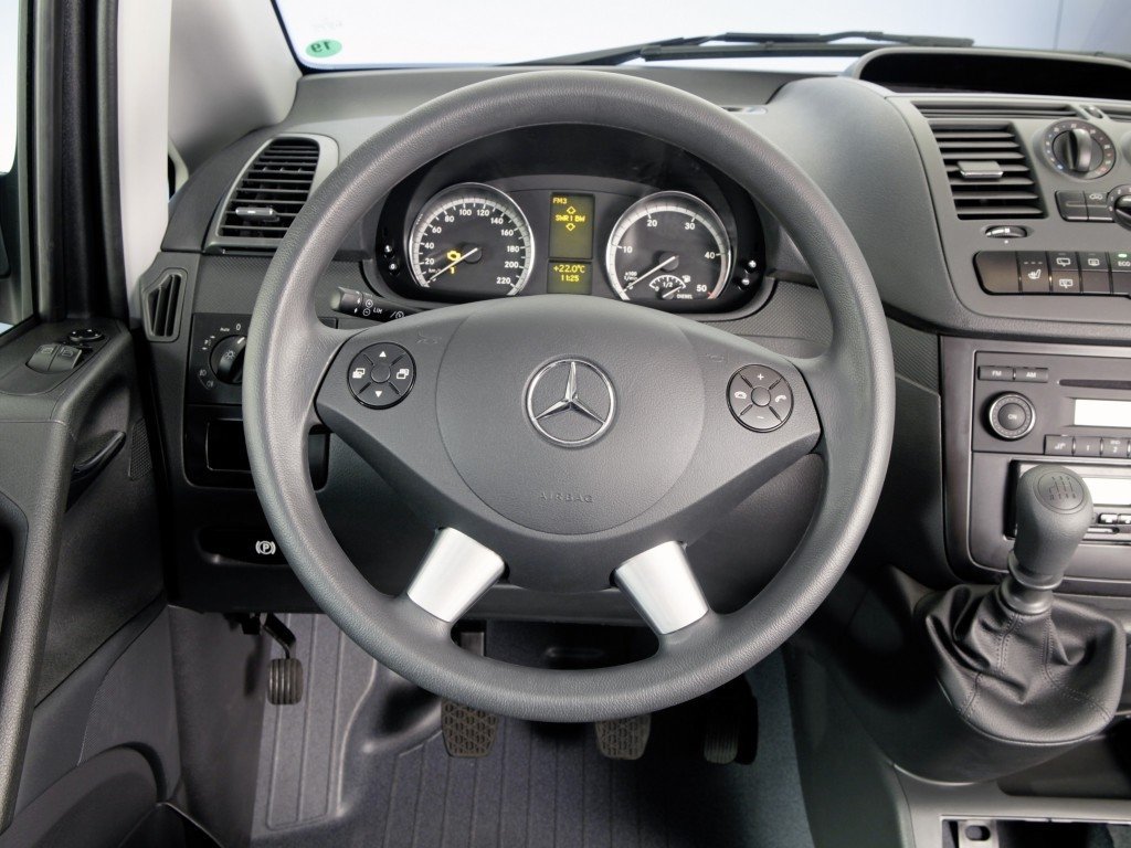 минивэн L1 Mercedes-Benz Vito 2010 - 2014г выпуска модификация 2.1 AT (136 л.с.)