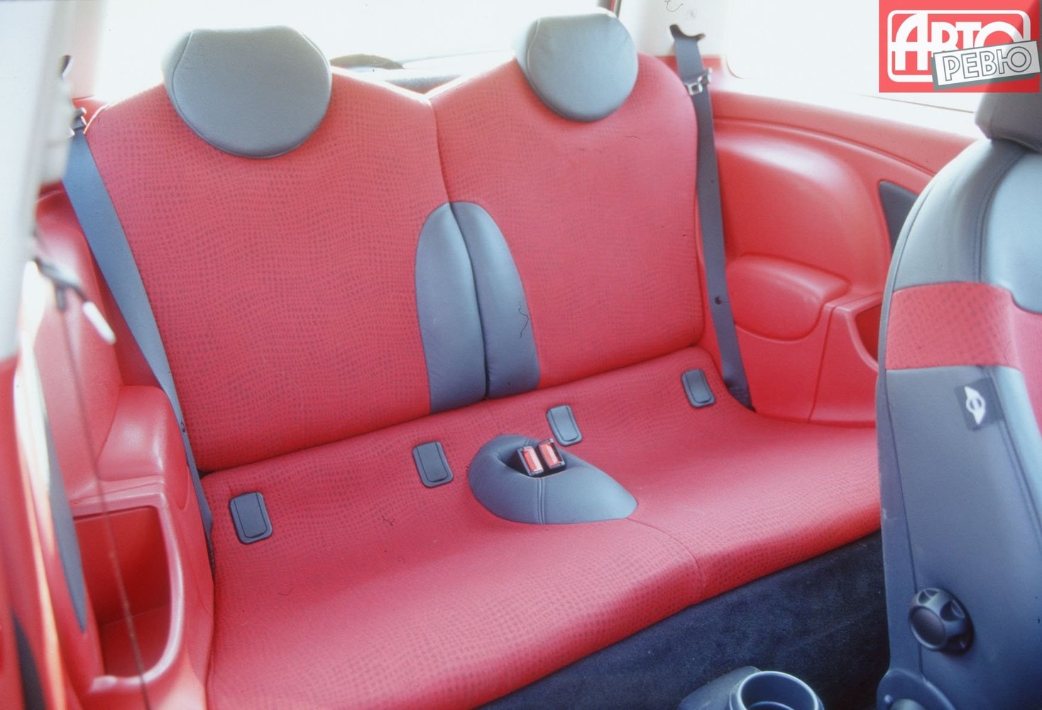 хэтчбек 3 дв. MINI Hatch 2001 - 2006г выпуска модификация 1.4 MT (75 л.с.)
