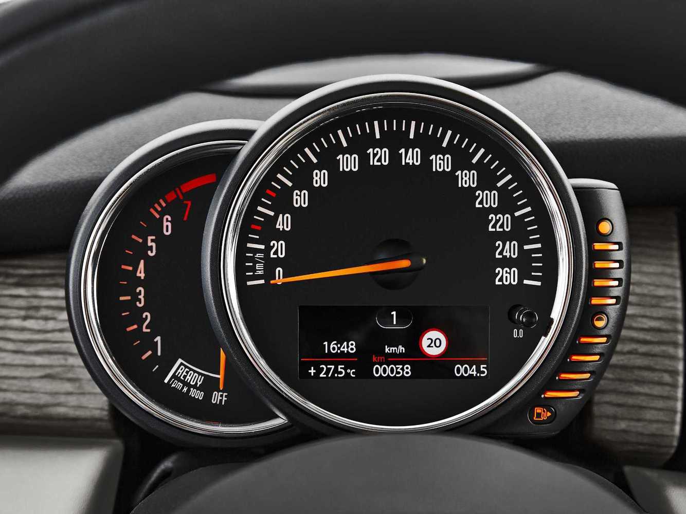 хэтчбек 3 дв. MINI Hatch 2014 - 2016г выпуска модификация 1.2 AT (102 л.с.)