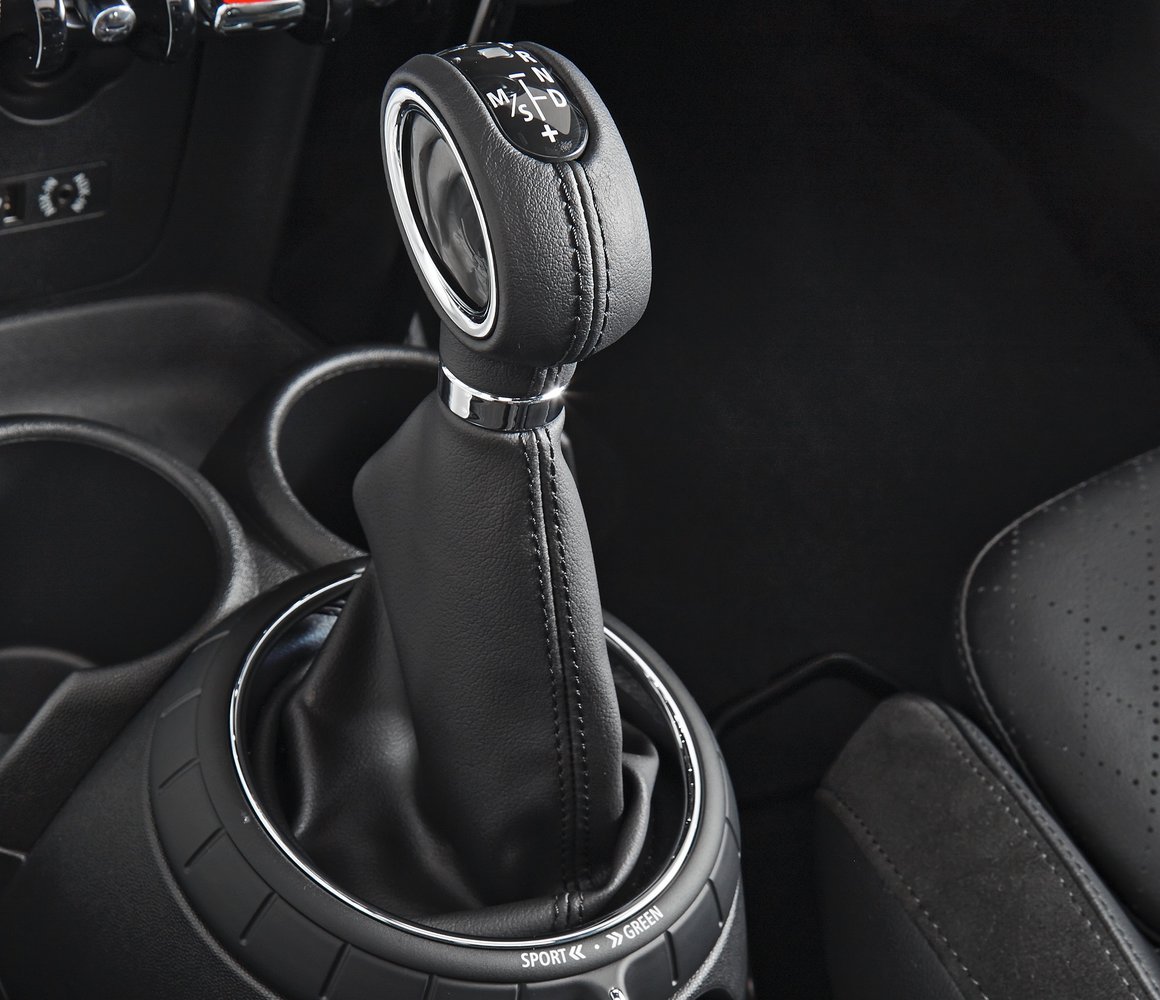 хэтчбек 5 дв. MINI Hatch 2014 - 2016г выпуска модификация 1.2 AT (102 л.с.)