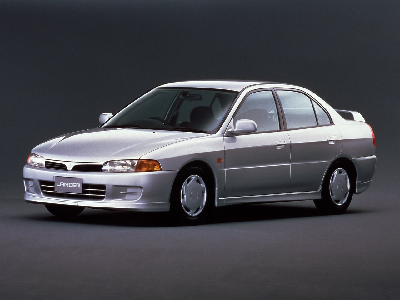 Mitsubishi Lancer 1995 - 2000