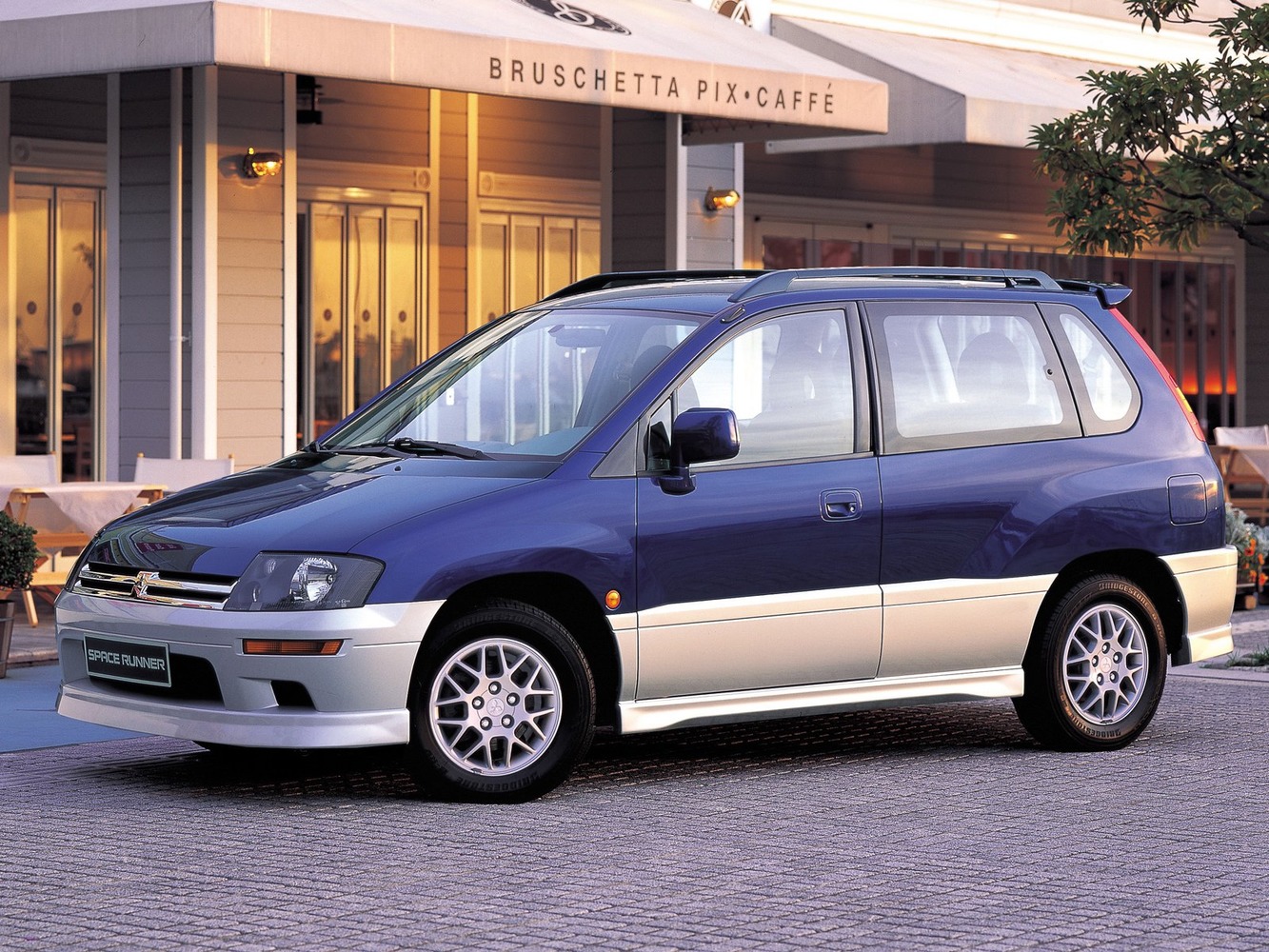 Mitsubishi Space Runner 1997 - 2003