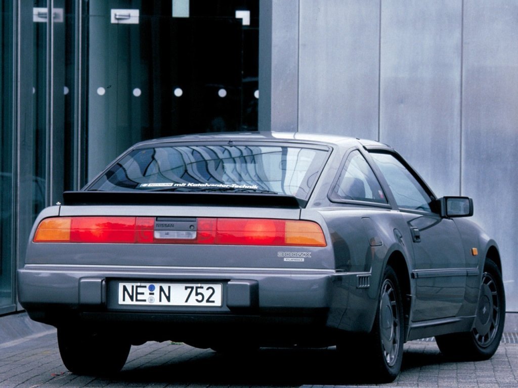 купе Nissan 300ZX 1984 - 1990г выпуска модификация 3.0 AT (170 л.с.)