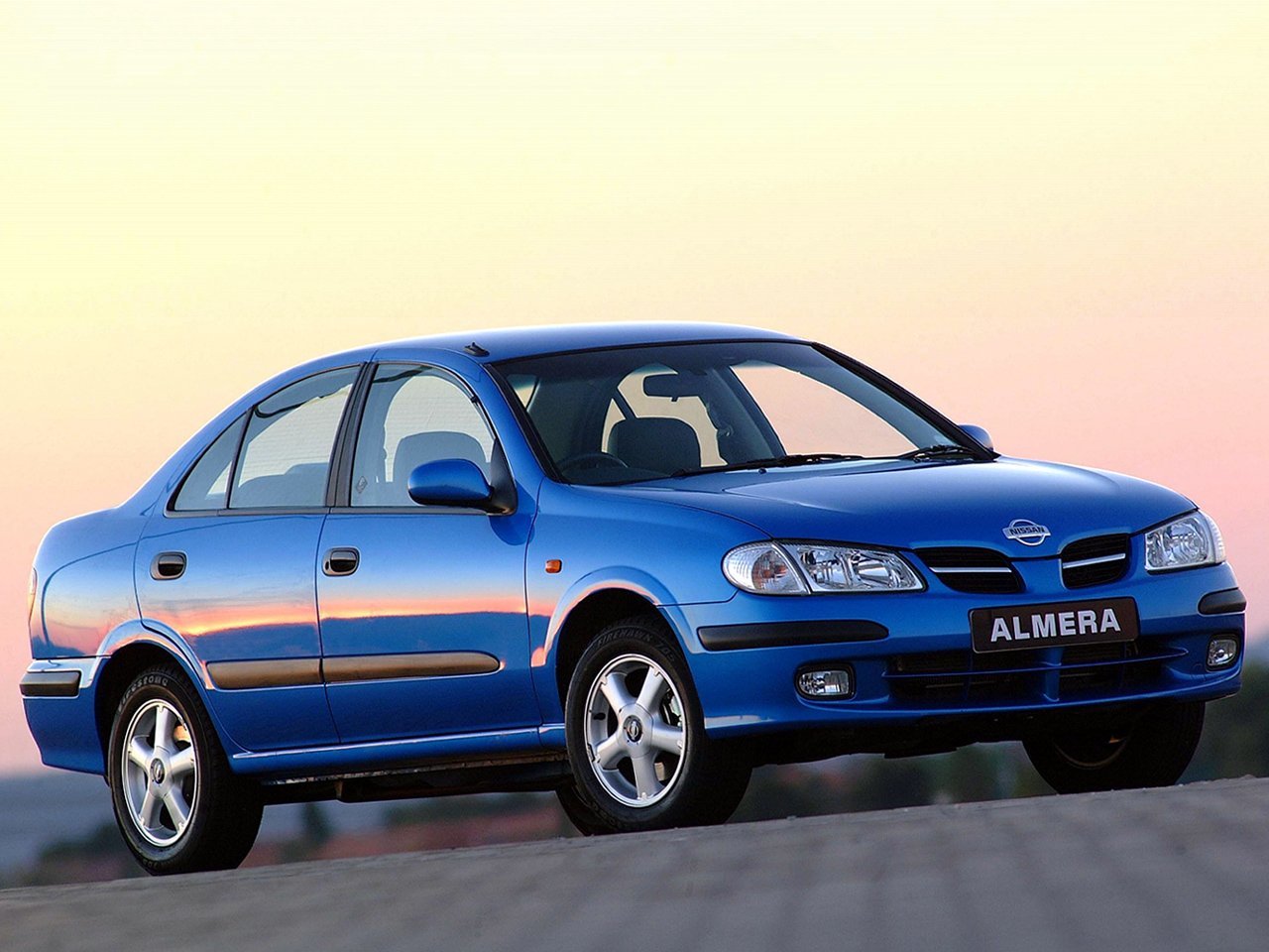 седан Nissan Almera 2000 - 2003г выпуска модификация 1.5 MT (90 л.с.)