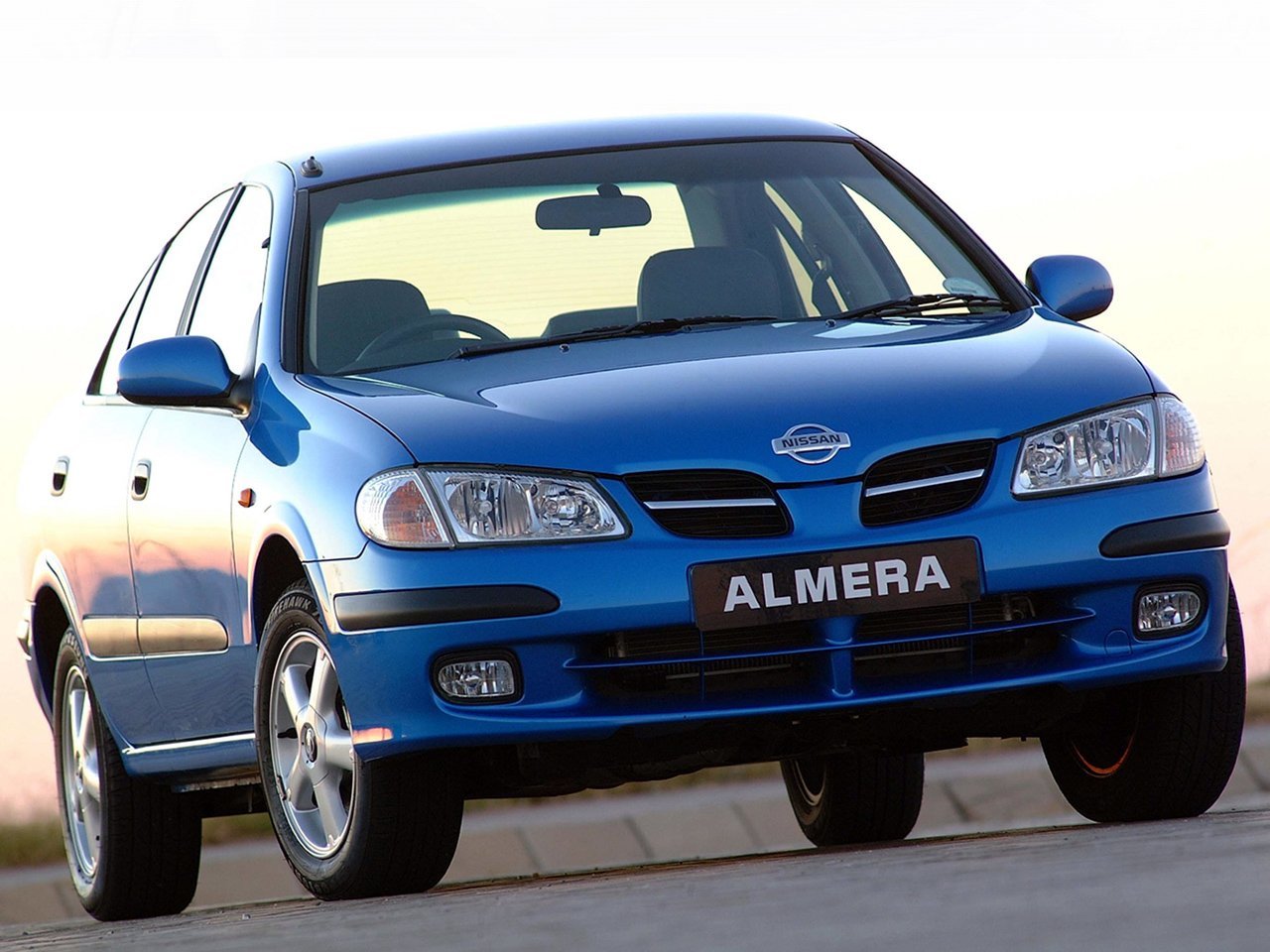 седан Nissan Almera 2000 - 2003г выпуска модификация 1.5 MT (90 л.с.)