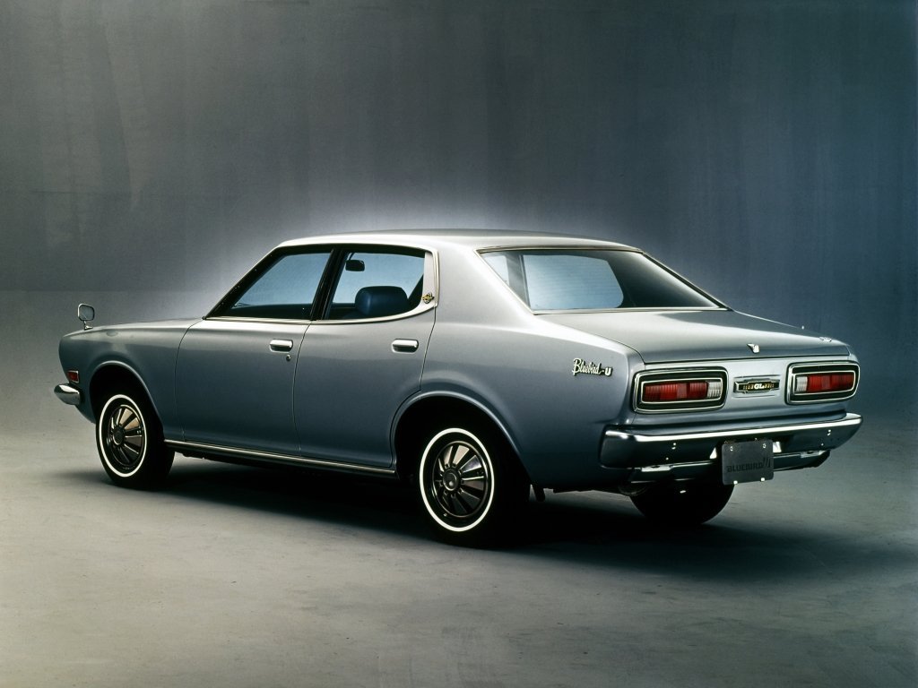 седан Nissan Bluebird 1971 - 1976г выпуска модификация 1.6 AT (82 л.с.)