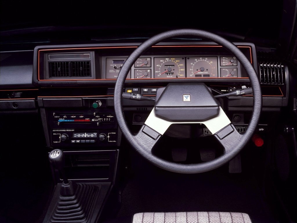 купе Nissan Bluebird 1979 - 1986г выпуска модификация 1.8 AT (135 л.с.)